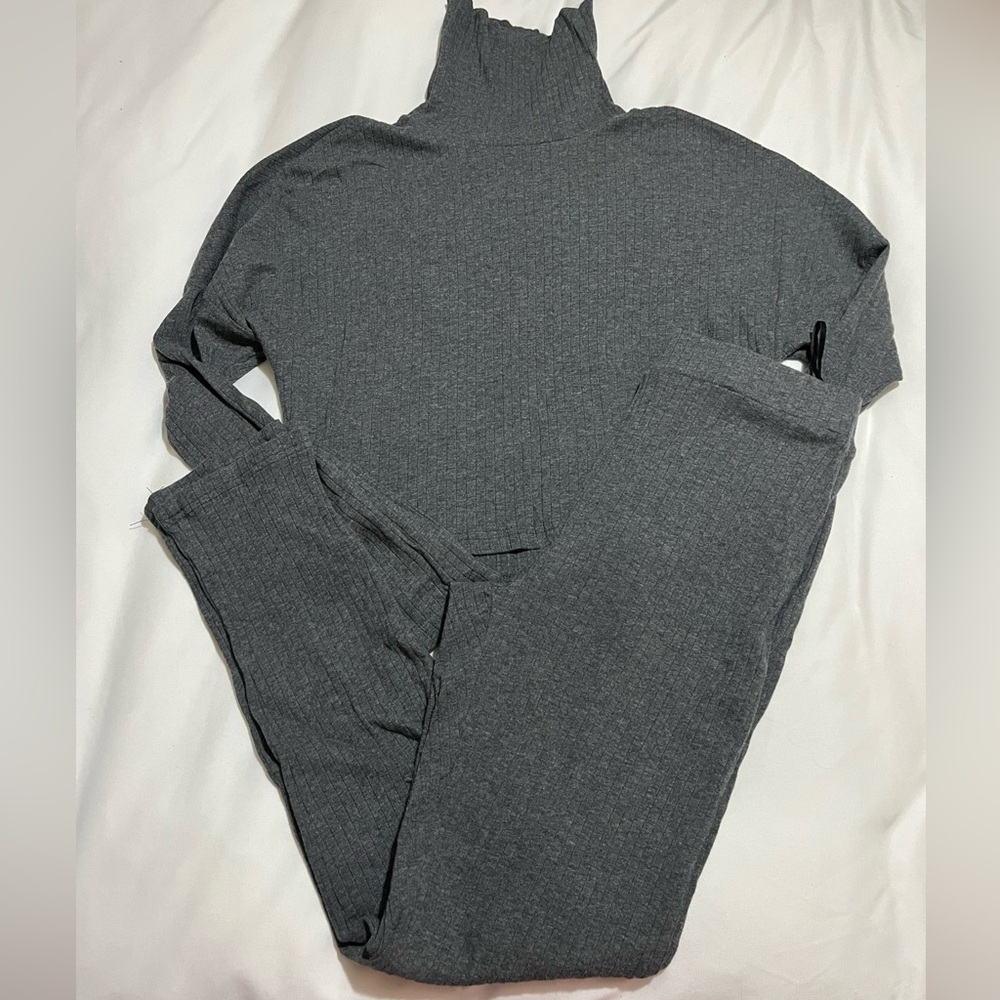 Gray Ribbed Set